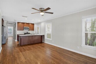 6052 Winton St in Dallas, TX - Building Photo - Building Photo