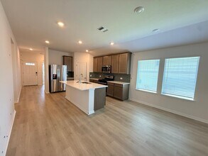 5000 Stockton Ln in Del Valle, TX - Foto de edificio - Building Photo