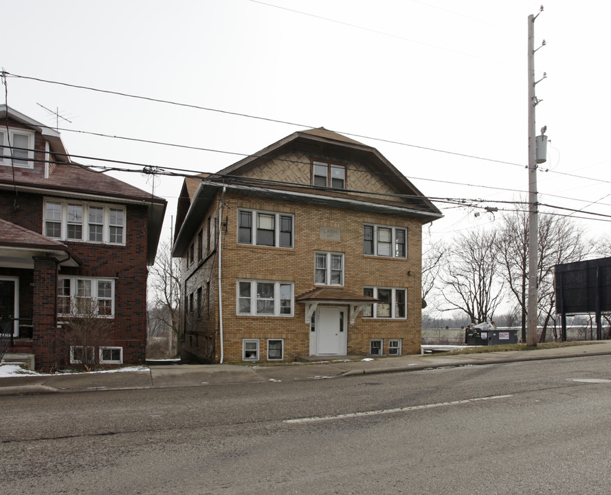 531 N Wooster Rd in Barberton, OH - Building Photo