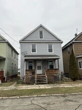 960 W 16th St, Unit 2 in Erie, PA - Foto de edificio - Building Photo