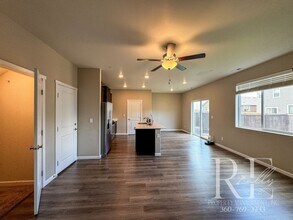 4414 Sand Dollar Dr in Bremerton, WA - Building Photo - Building Photo
