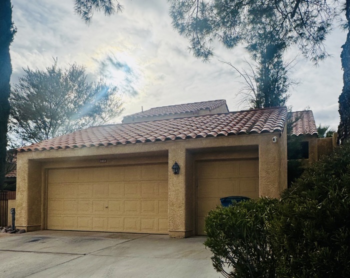 8657 N Arnold Palmer Dr in Tucson, AZ - Building Photo