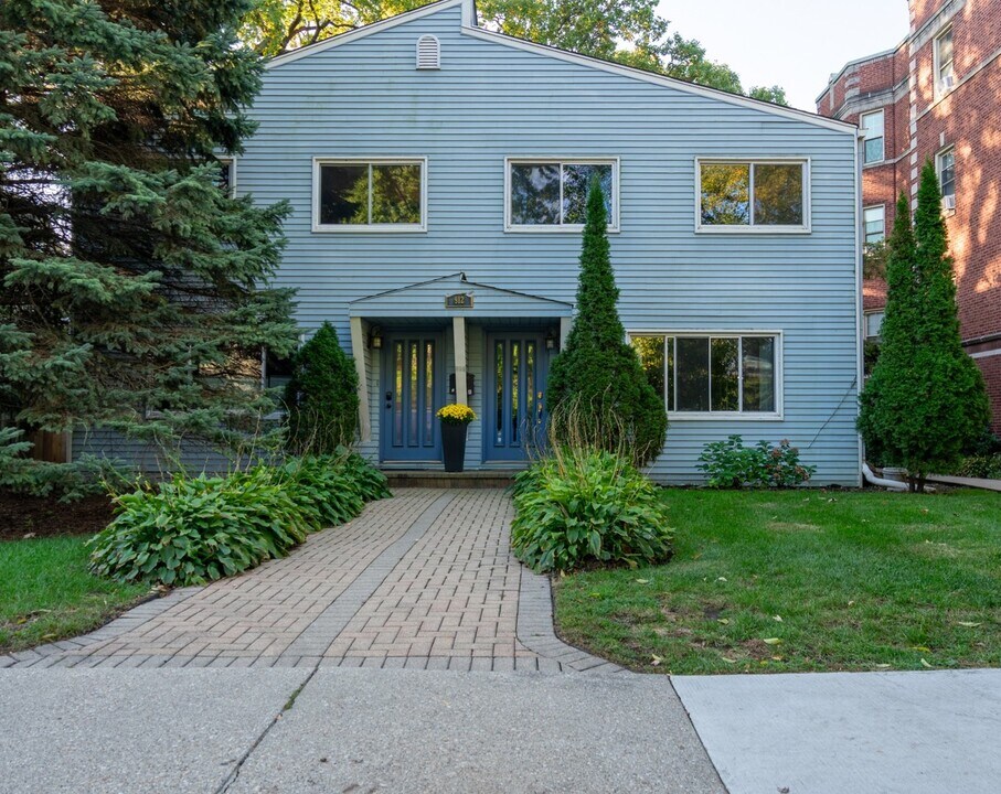 912 Crain St in Evanston, IL - Building Photo
