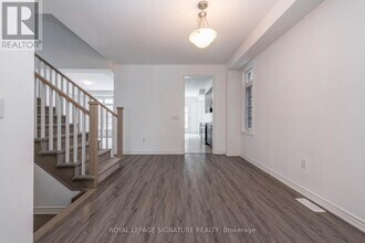 5 Sassafras Rd in Springwater, ON - Building Photo - Building Photo