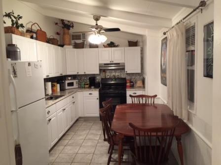 303 Old Town Rd in East Setauket, NY - Building Photo - Building Photo