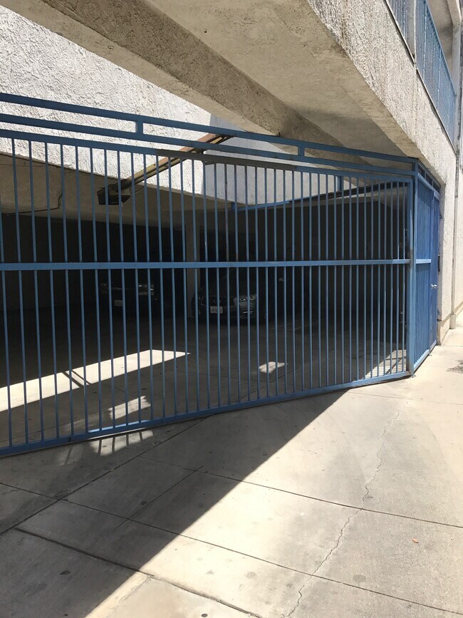 1148 San Rafael Ave, Unit 6 in Glendale, CA - Building Photo - Building Photo
