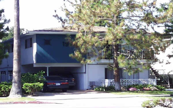 19105 Sherman Way in Reseda, CA - Building Photo - Building Photo