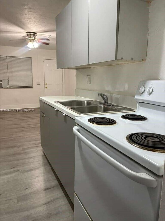 1715 NW 8th Ct in Fort Lauderdale, FL - Building Photo - Building Photo