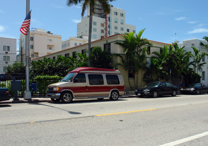 1233 Collins Ave Apartments