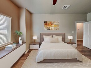 3261 Karen St in Fort Worth, TX - Foto de edificio - Building Photo