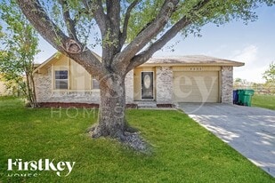 2202 Lockwood Dr, Unit 1213 in Carrollton, TX - Building Photo