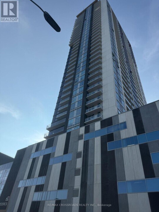 60 Frederick St in Kitchener, ON - Building Photo