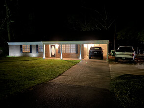 416 Bayou Oaks Dr in Monroe, LA - Foto de edificio - Building Photo