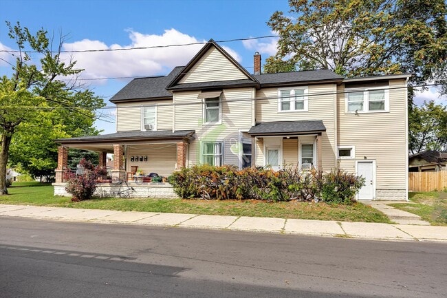 property at 1928 Darwin Ave SW