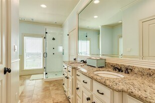 6 Criolla Ct in Galveston, TX - Building Photo
