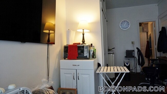 248 Newbury St in Boston, MA - Building Photo - Building Photo