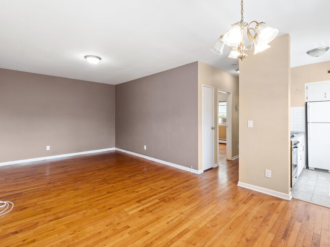 239 Crescent Ln in Cliffside Park, NJ - Building Photo - Building Photo
