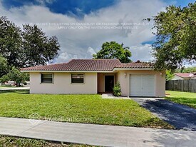 11295 SW 55th Pl in Cooper City, FL - Building Photo