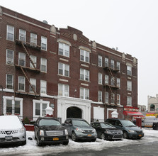 321-331 Utica Ave in Brooklyn, NY - Foto de edificio - Building Photo