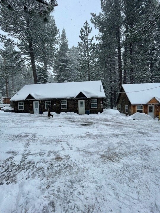 580 Emerald Bay Rd in South Lake Tahoe, CA - Foto de edificio