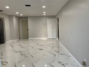 642 NW 14th Way in Fort Lauderdale, FL - Building Photo - Building Photo