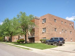 Westwood Apartments in Cincinnati, OH - Building Photo - Building Photo