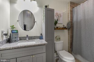 2411 Kensington Ave in Philadelphia, PA - Building Photo