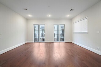 1268 N Post Oak Rd in Houston, TX - Building Photo - Building Photo
