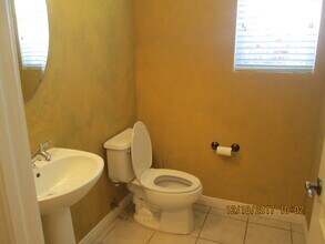 4902 Hartnett Ct in Bakersfield, CA - Building Photo - Building Photo
