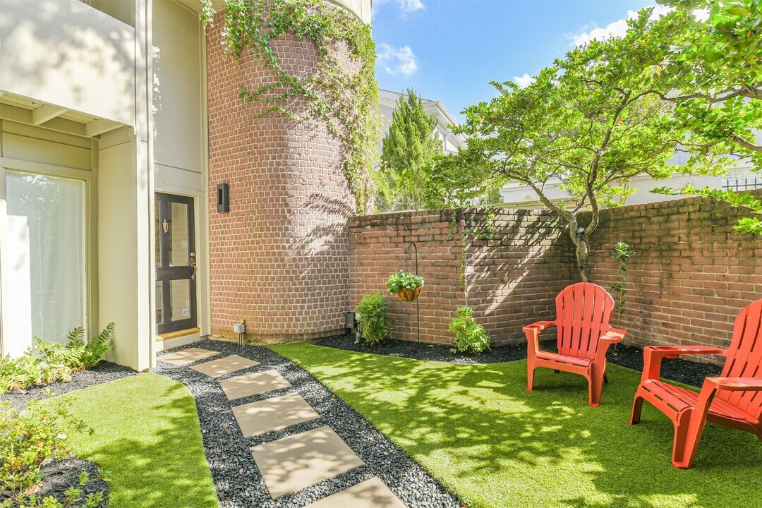 2310 Steel St in Houston, TX - Building Photo