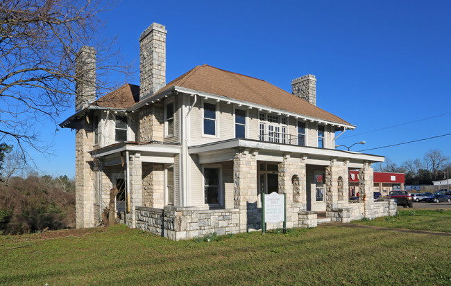 700 N 3 Notch St in Troy, AL - Foto de edificio - Building Photo