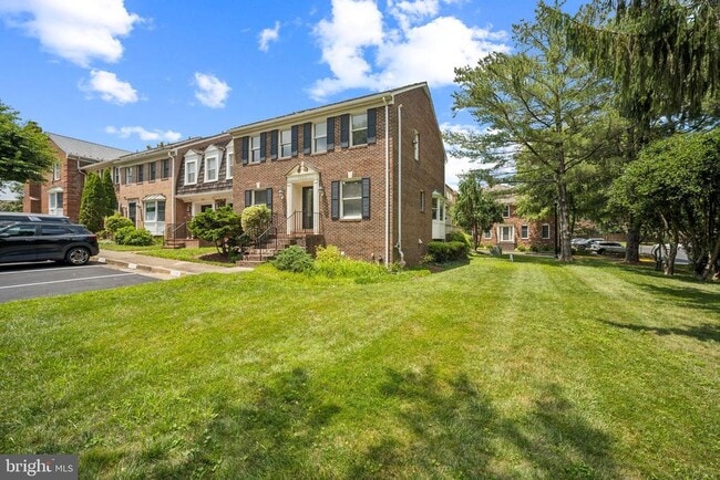 property at 7330 Lewinsville Park Ct