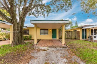 141 NW 27th Terrace, Unit 1-2 in Fort Lauderdale, FL - Building Photo - Building Photo