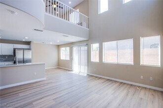 5863 W Baroque Gold Ct in Las Vegas, NV - Building Photo - Building Photo