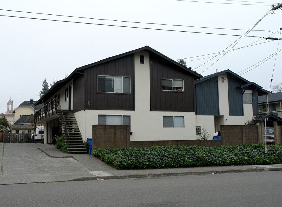 416 Klute St in Santa Rosa, CA - Foto de edificio