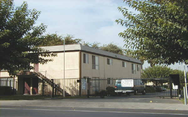 Mulberry Estates in Sacramento, CA - Building Photo