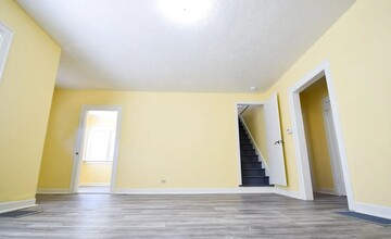 5526 N Delaware Ave in Portland, OR - Building Photo - Building Photo