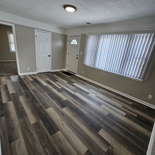 26391 Academy St in Roseville, MI - Building Photo - Building Photo