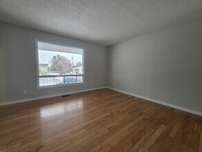 745 Selkirk Rd in Kingston, ON - Building Photo - Building Photo