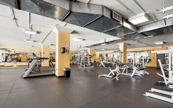 4600 S Four Mile Run Dr, Unit 1230 in Arlington, VA - Foto de edificio - Building Photo