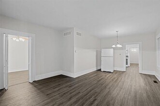 520 Brooks Ave in Dallas, TX - Building Photo - Building Photo