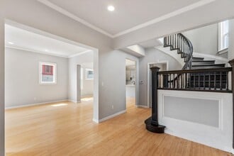 1015 Martin Luther King Jr Way in Oakland, CA - Building Photo - Building Photo