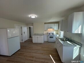 30 Jefferson Ave in New London, CT - Building Photo - Building Photo