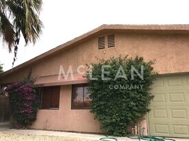 31548 Whispering Palms Trail in Cathedral City, CA - Building Photo