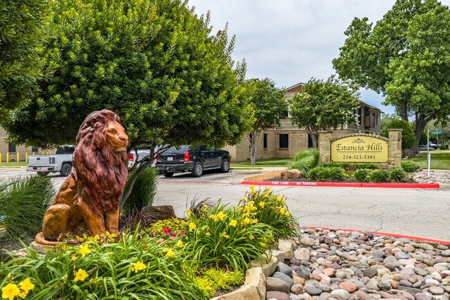 Estancia Hills