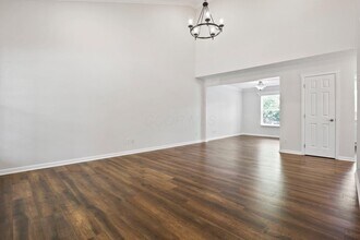 5998 Blaverly Dr in New Albany, OH - Building Photo - Building Photo