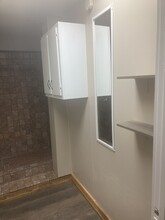 9050 S 5th Ave, Unit #4 in Oak Creek, WI - Building Photo - Building Photo