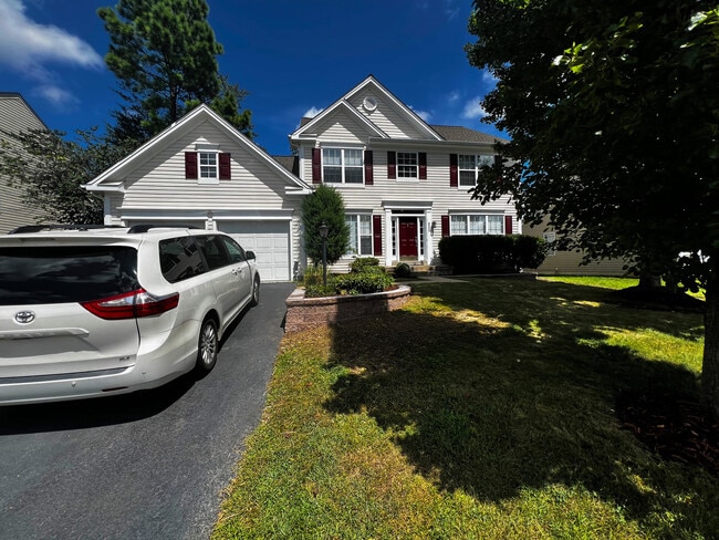 9255 Glen Meadow Ln in Linton Hall, VA - Building Photo - Building Photo