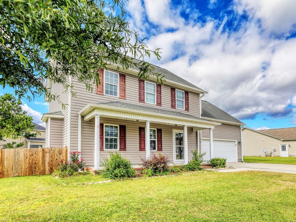 610 Flybridge Ln in Beaufort, NC - Building Photo