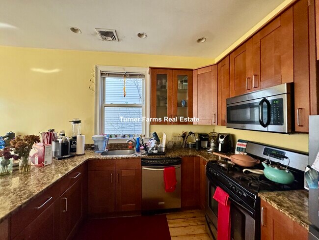 725 Parker St, Unit 731- 2 in Boston, MA - Building Photo - Building Photo